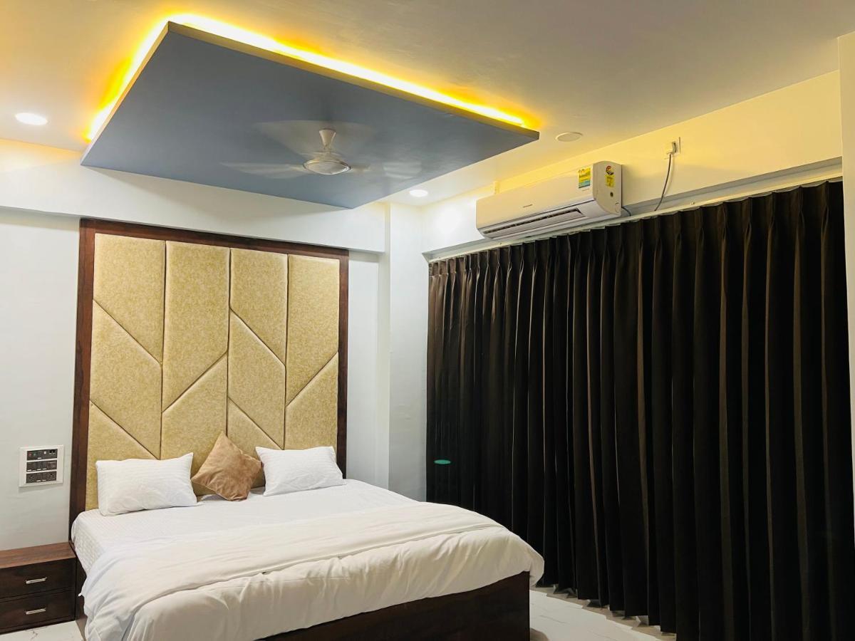Hotel New City Light Surate Extérieur photo